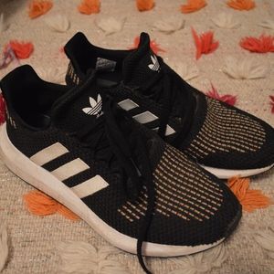 Adidas Swift Run Black/Multicolored Sneakers